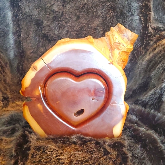 VINTAGE 1980'S HAND CARVED TREE TRUNK RED CEDAR HEART DRAWER JEWLERY BOX - Picture 9 of 9